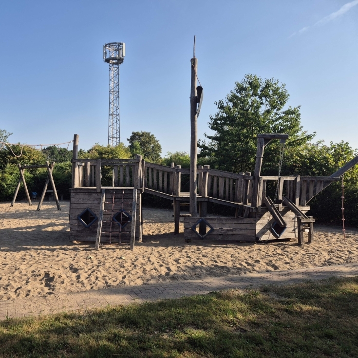 Bild 2: Spielplatz Zum Langerhof