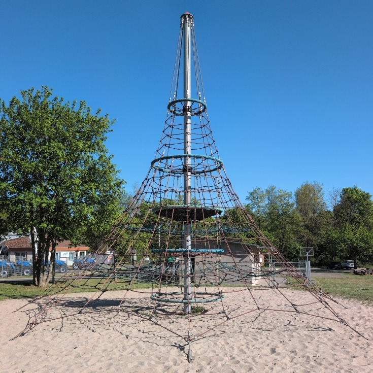 Bild 2: Spielplatz an der Weiherstraße