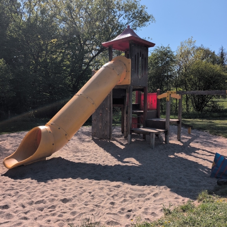 Bild 3: Spielplatz an der Weiherstraße