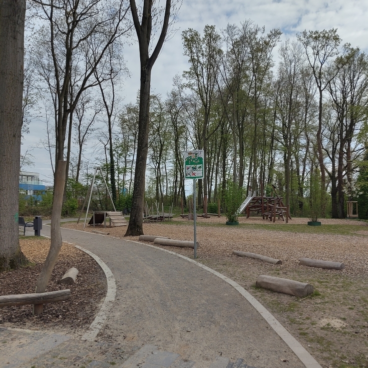 Bild zum Spielplatz Räuberhügel 