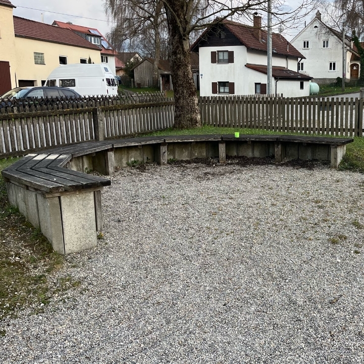 Bild 12: Spielplatz Holzhausen (am Dorfweiher)