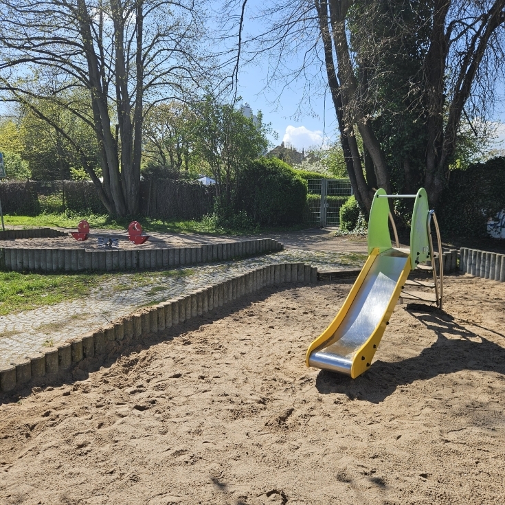 Bild zum Spielplatz Spielplatz Leinpfad
