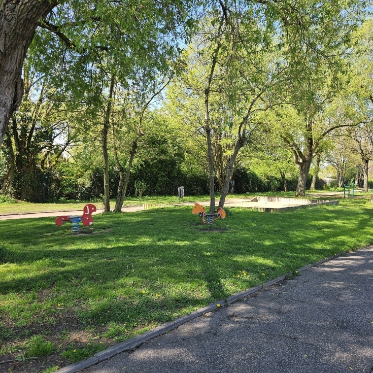 Bild 2: Spielplatz Leinpfad