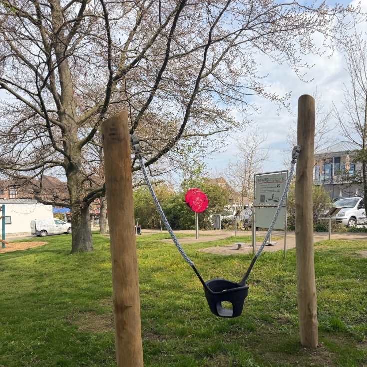 Bild 3: Spielplatz am Thermalbad