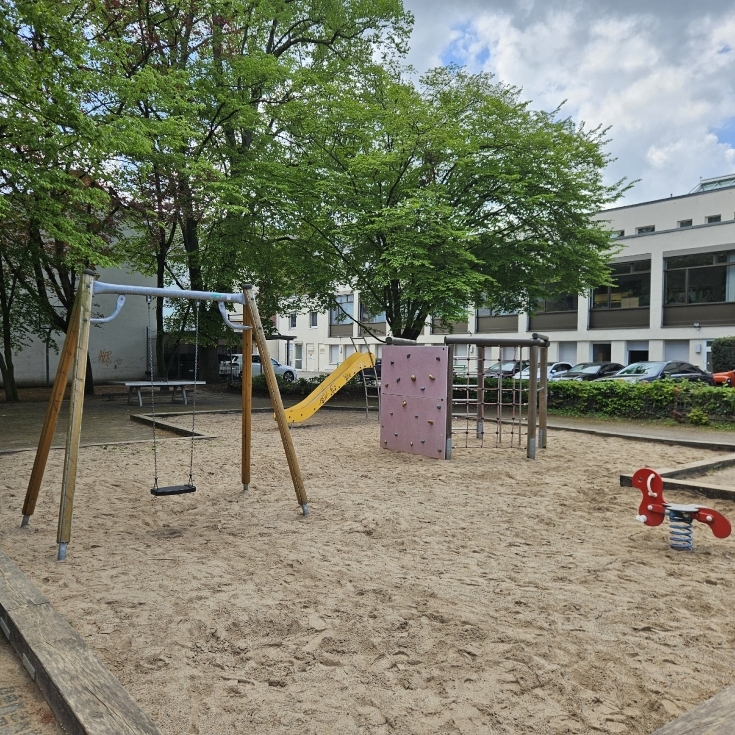 Bild 2: Spielplatz Hatschiergasse