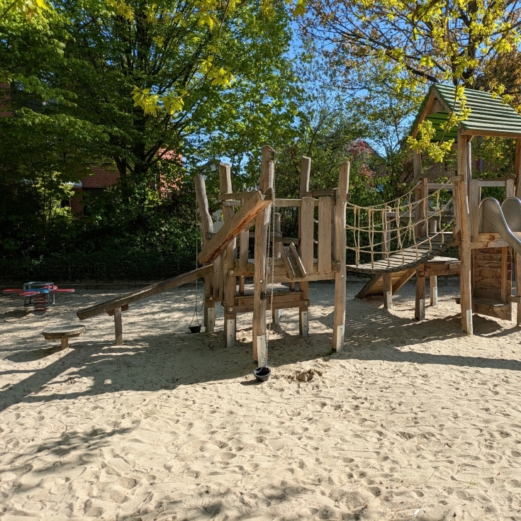 Bild 2: Spielplatz-Hölderlinweg