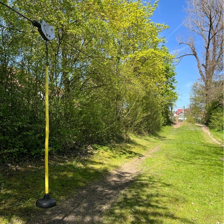 Bild 14: Spielplatz am Dorfweiher