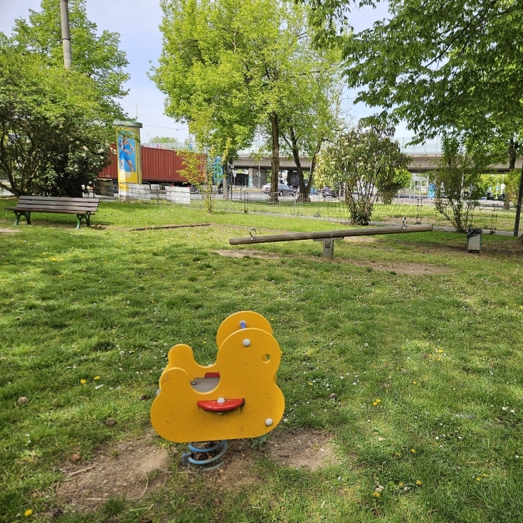 Bild 2: Spielplatz Thusneldastraße