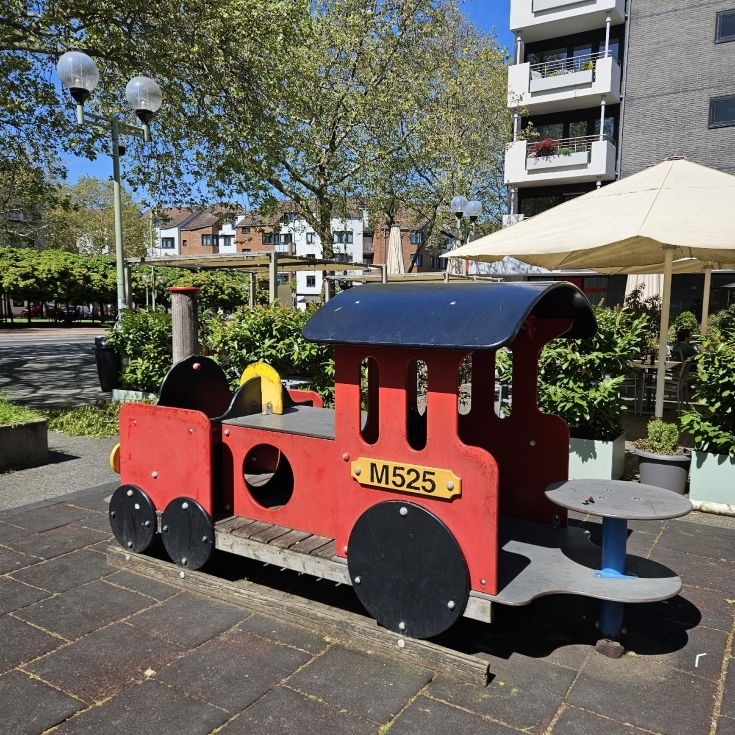 Bild zum Spielplatz Lok Poppelsdorfer Platz
