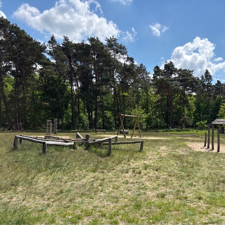 Bild zum Spielplatz Waldspielplatz an der Badestelle Schmöclwitz