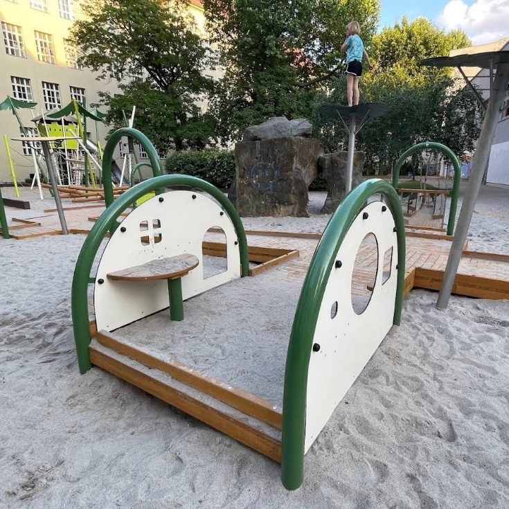 Bild 3: Steinspielplatz