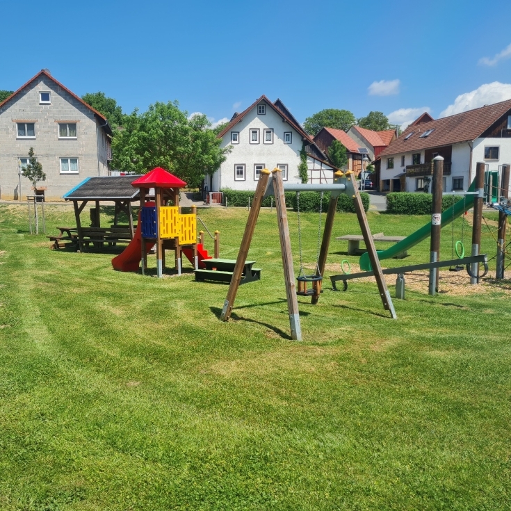 Bild 3: Spielplatz Dingsleben