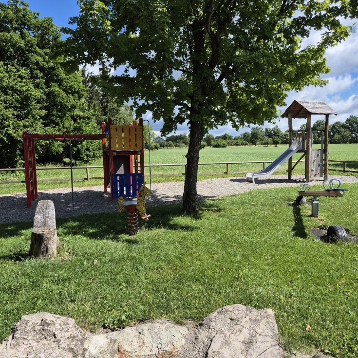 Bild zum Spielplatz Spielplatz Am Sportplatz 