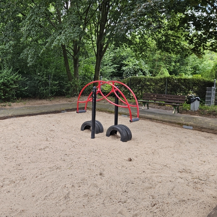 Bild zum Spielplatz Spielplatz Josef-Kuth-Straße