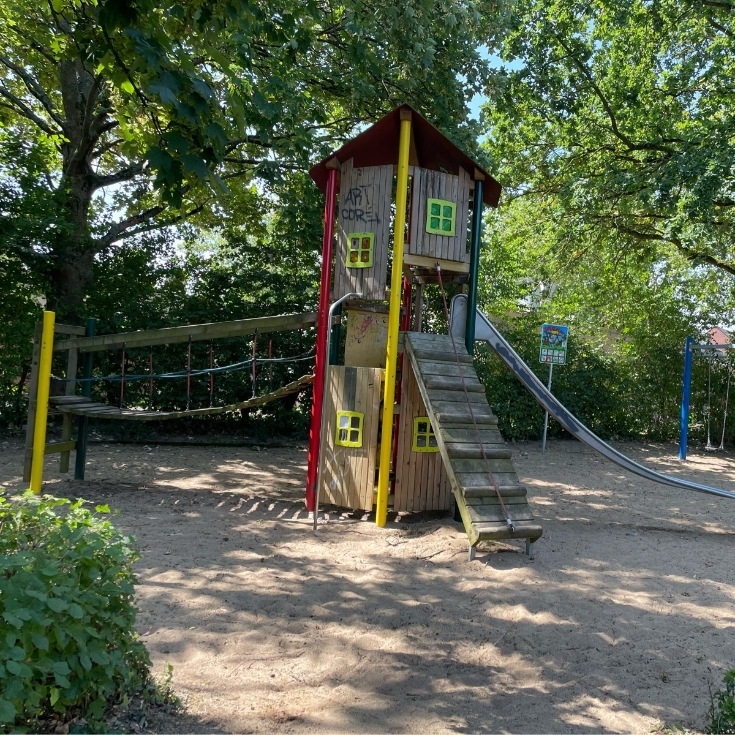 Bild zum Spielplatz neben Johann-Strauß-Weg 23