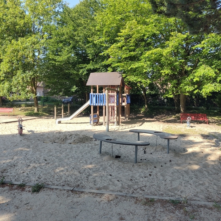 Bild zum Spielplatz Eutiner Weg 24