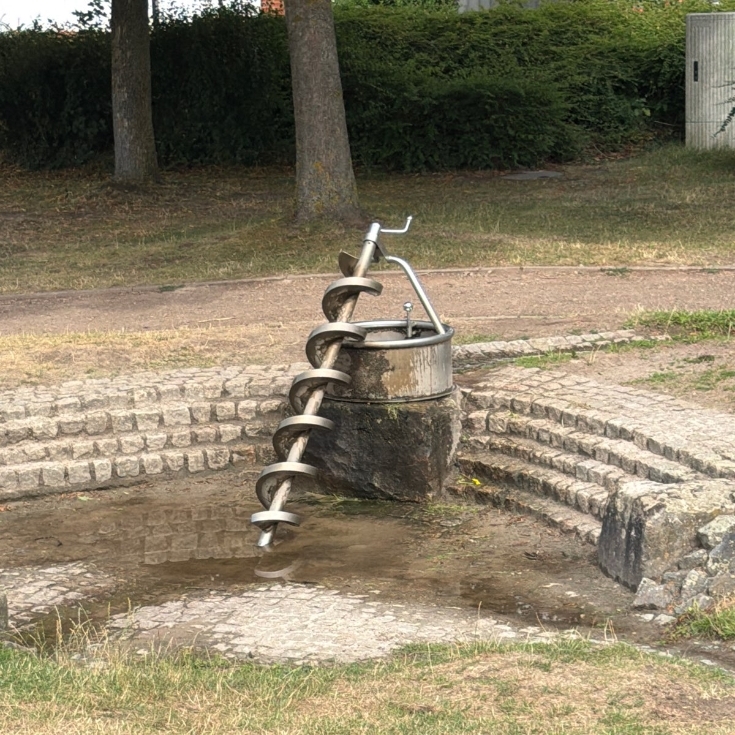 Bild 12: Wassererlebnisspielplatz