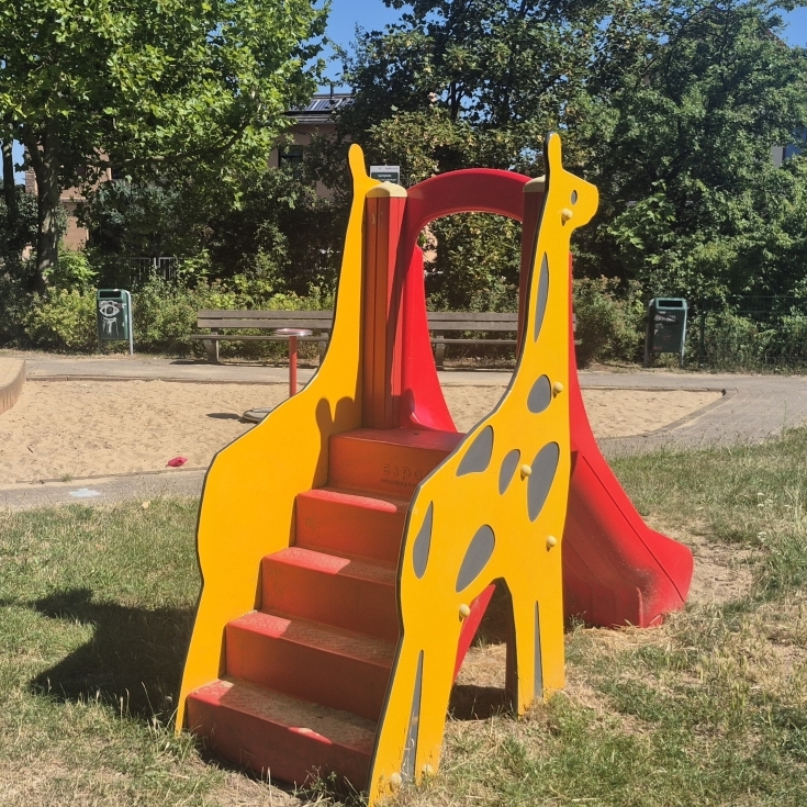 Foto vom Spielplatz Spielplatz Gustav-Schmidt-Platz