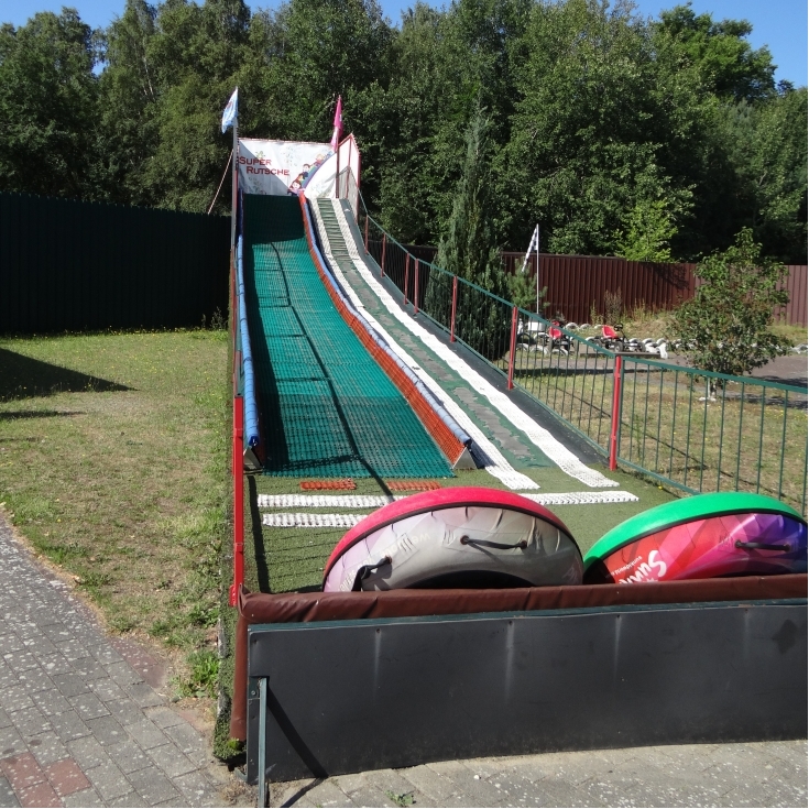 Bild zum Spielplatz Kinderland Trassenheide Wiesenweg 1