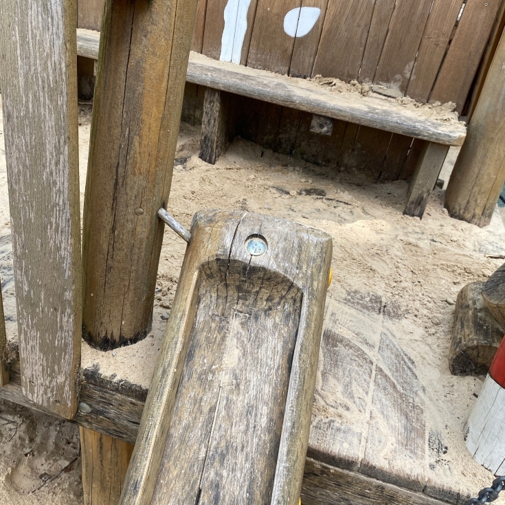 Bild 2: Mittelalterspielplatz