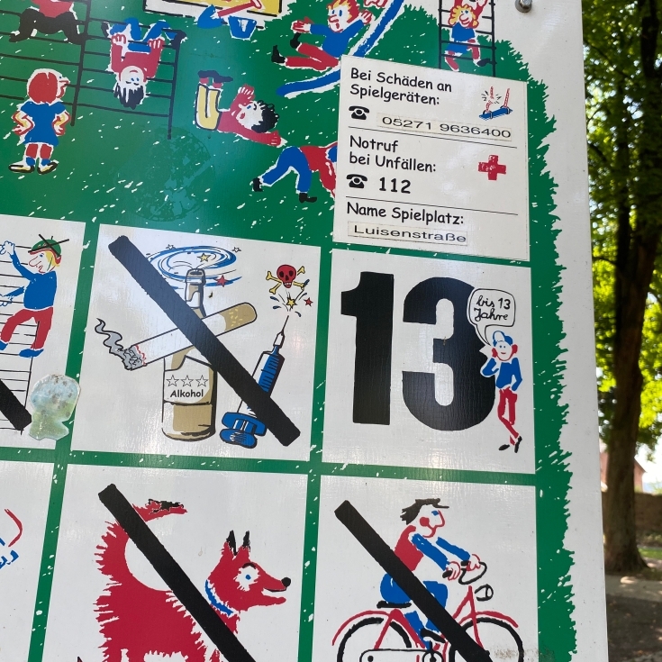 Bild 3: Mittelalterspielplatz