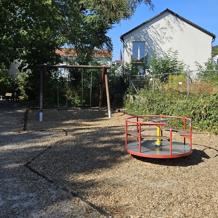 Bild 3: Spielplatz Hauptstraße