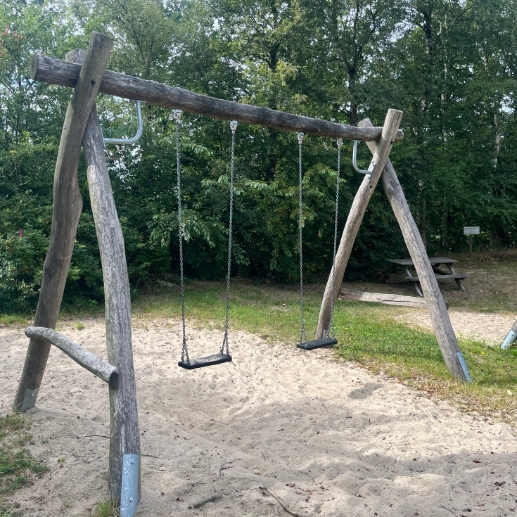 Bild 2: Dorfstraße