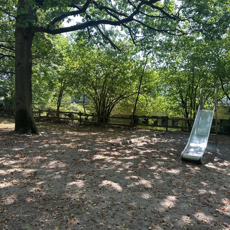 Bild 2: Trompeter Spielplatz