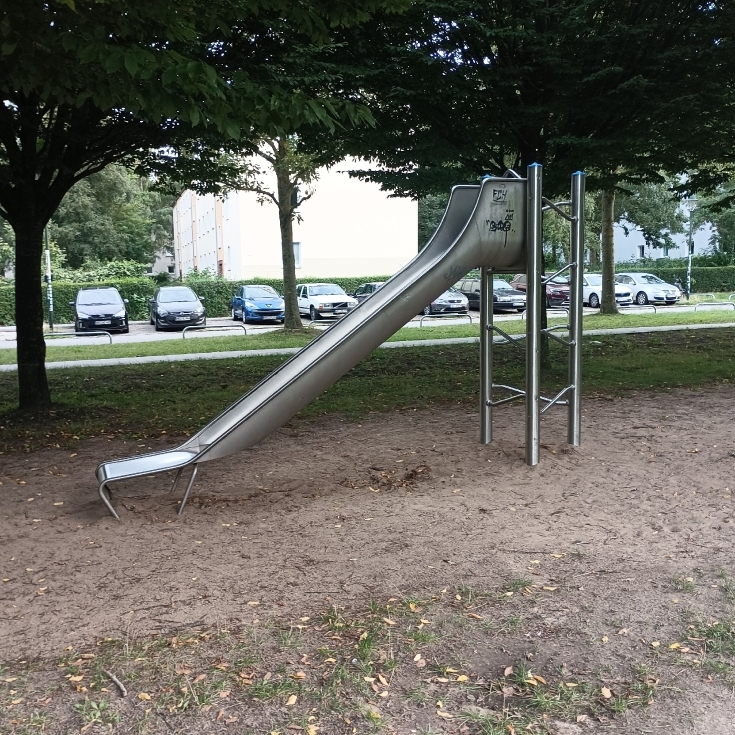 Bild 4: Spielplatz am Schwanenteich