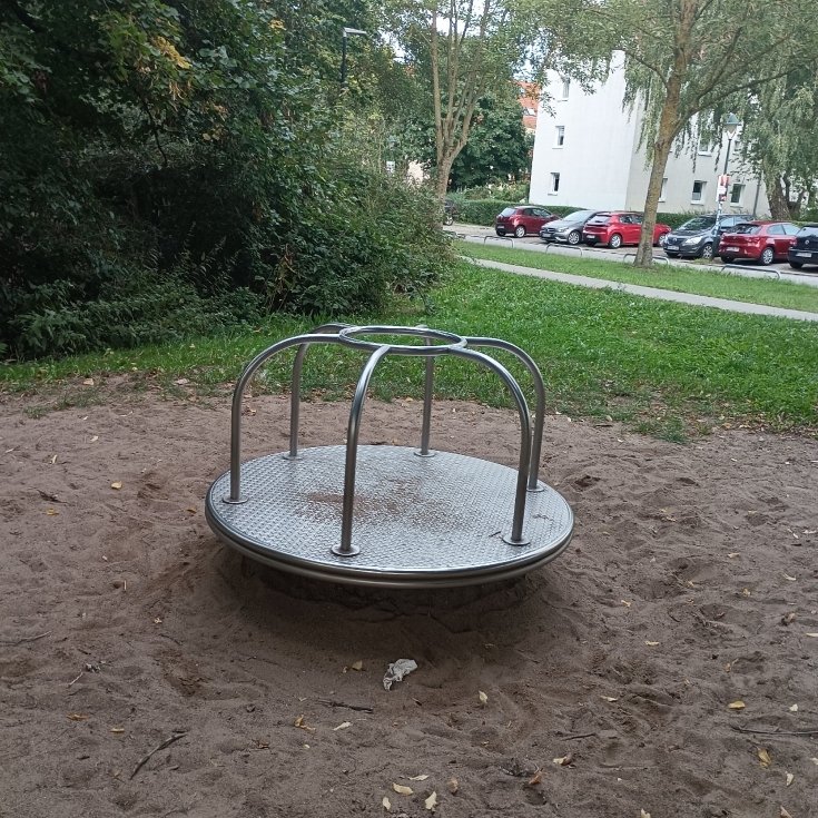 Bild 7: Spielplatz am Schwanenteich
