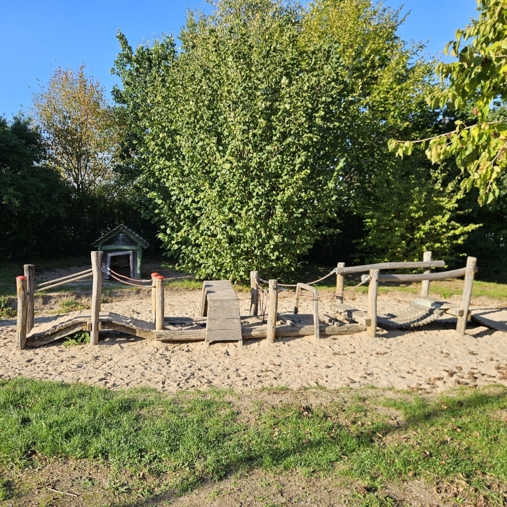 Bild 2: Spielplatz Zwergenland