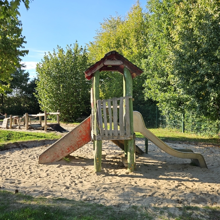 Bild 3: Spielplatz Zwergenland