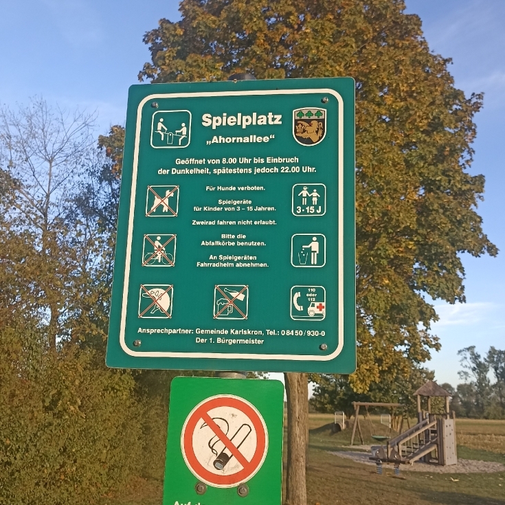 Bild zum Spielplatz Ahornallee 