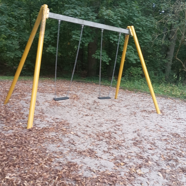 Bild 2: Spielplatz Barnstorfer Anlage "Ostalgie-Spielplatz