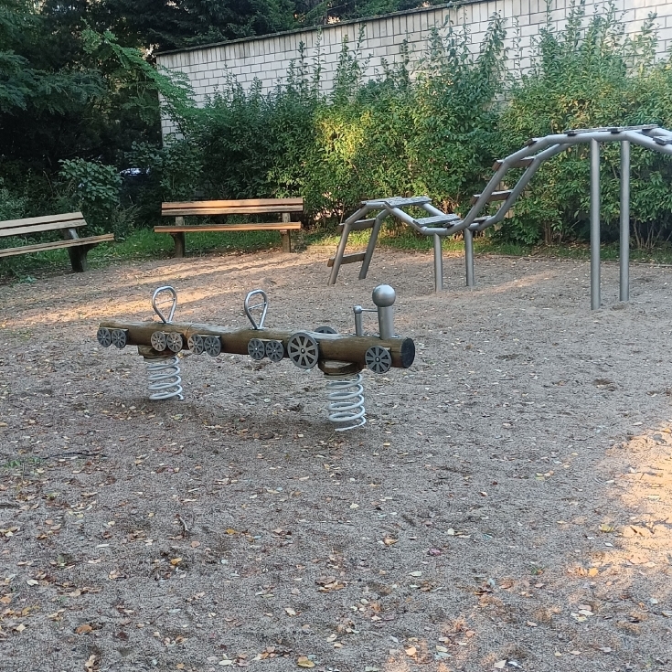 Spielplatz Kinderspielplatz – Foto 4
