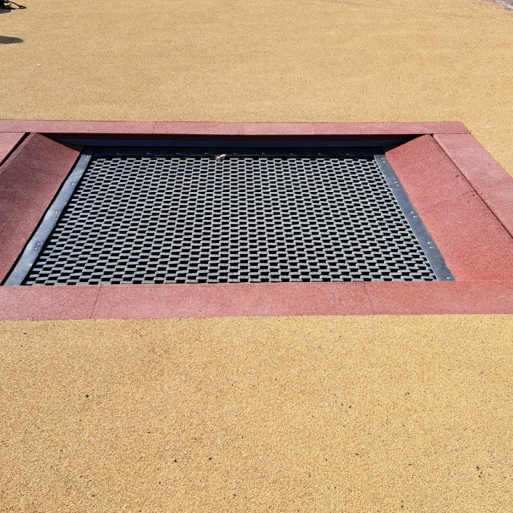 Bild zum Spielplatz Alte Rheinstraße 33