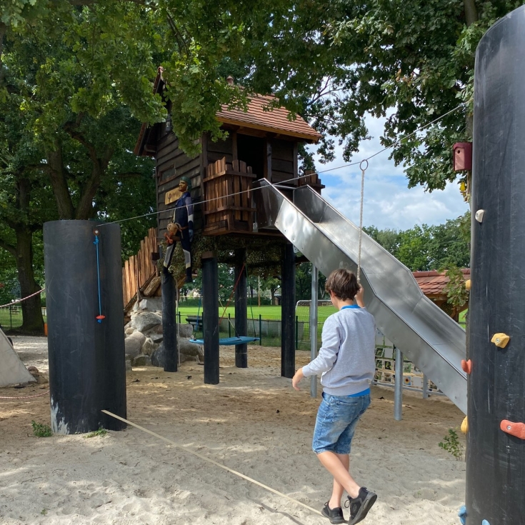 Bild zum Spielplatz Am Sportplatz