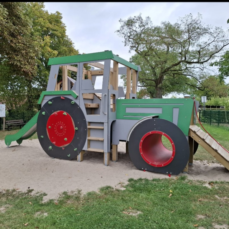 Bild zum Spielplatz Bauernhof Spielplatz Enkesen