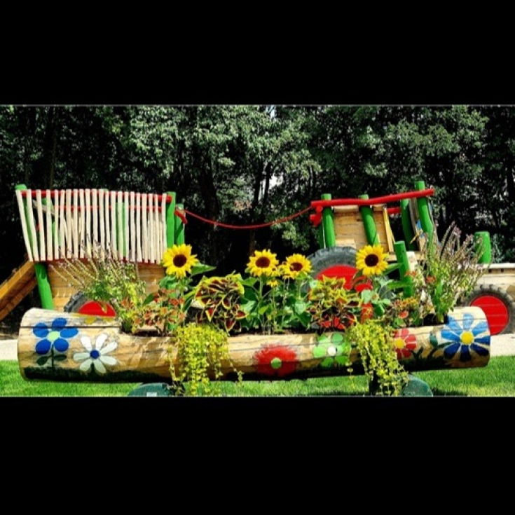 Bild zum Spielplatz Bauernhof-Spielplatz