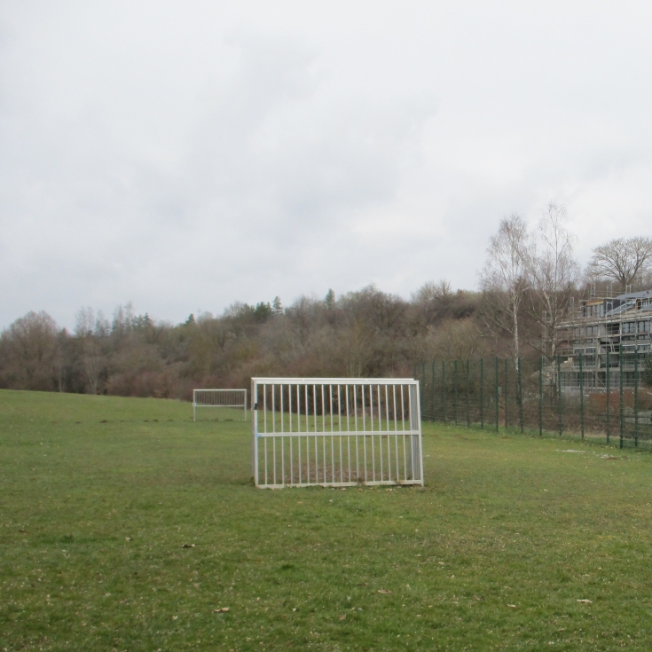 Bild zum Spielplatz Bolzplatz Ostelsheimerstraße Dgh