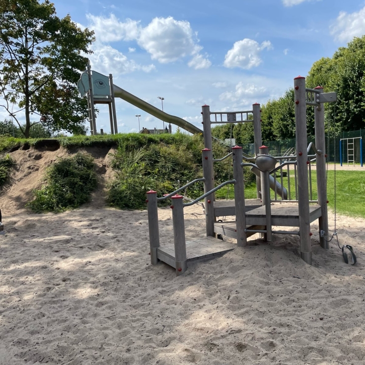 Bild 4: Elefanten Spielplatz