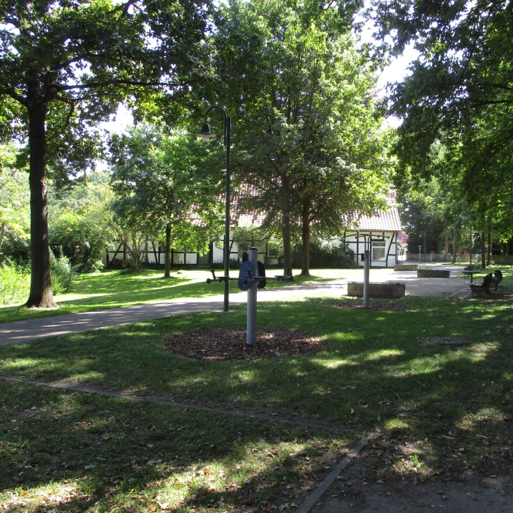 Bild zum Spielplatz Fitnessgeräte Am Dorfteich