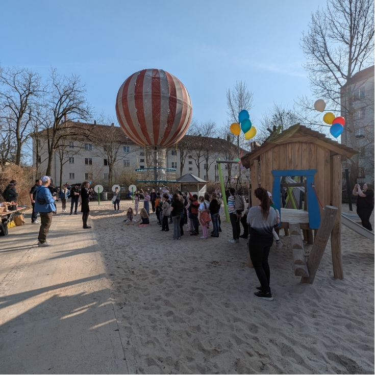 Bild zum Spielplatz Heißluftballon-Spielplatz in Adlershof (Berliner Seilfabrik)
