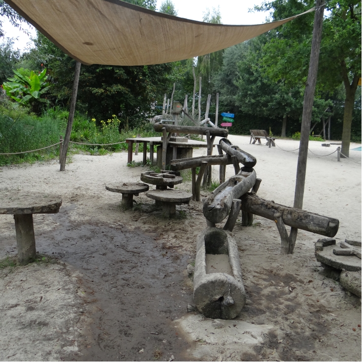 Bild zum Spielplatz Hof van Eckberge