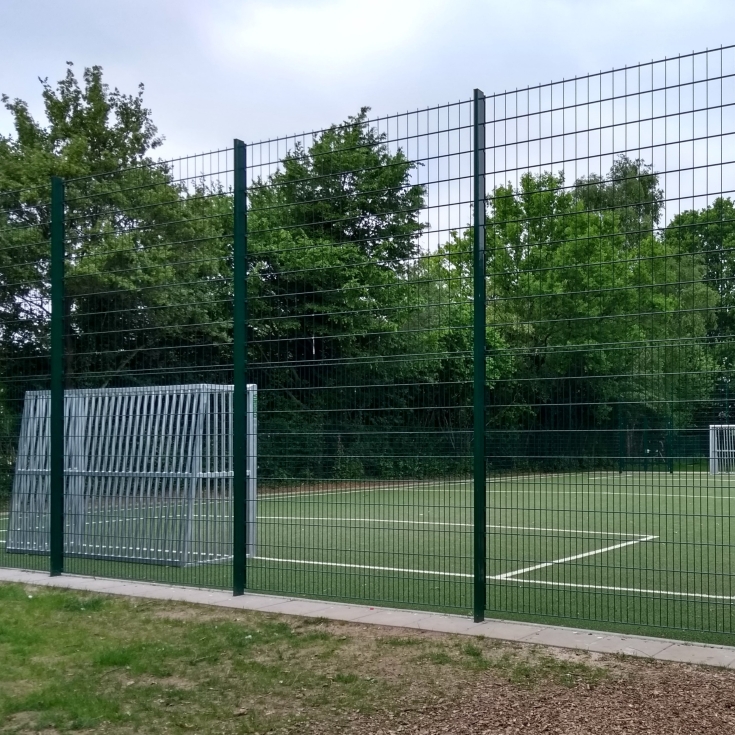 Bild zum Spielplatz Kunstrasenbolzplatz an der Mühlenkampschule