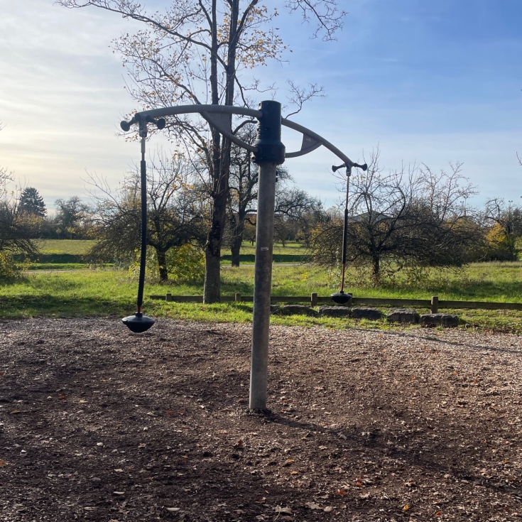 Bild 5: L 1197 - Spielplatz mit Grillstelle