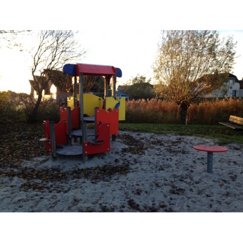 Bild vom Spielplatz anzeigen.