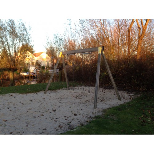 Bild vom Spielplatz anzeigen.