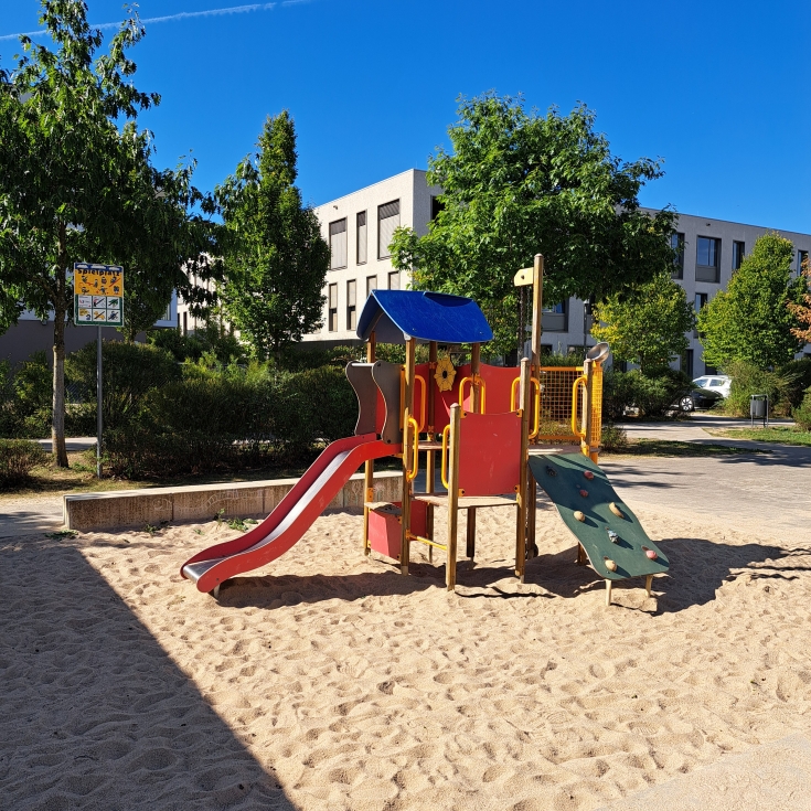 Bild 3: Marie-Curie-Straße