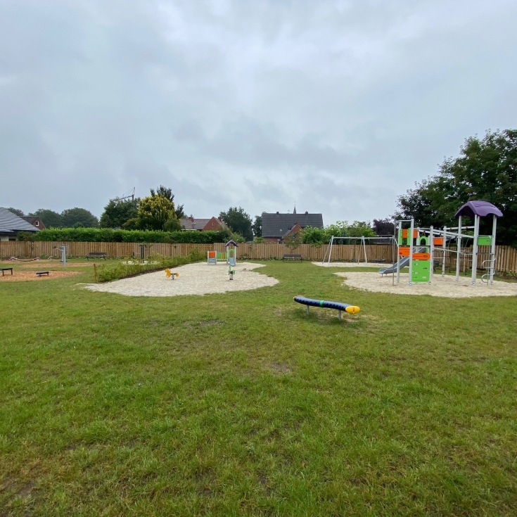 Bild 9: Mehrgenerationen-Spielplatz Heidswiemoor